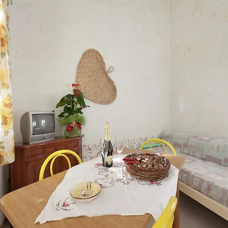 Mediterranean For 4 Apartman