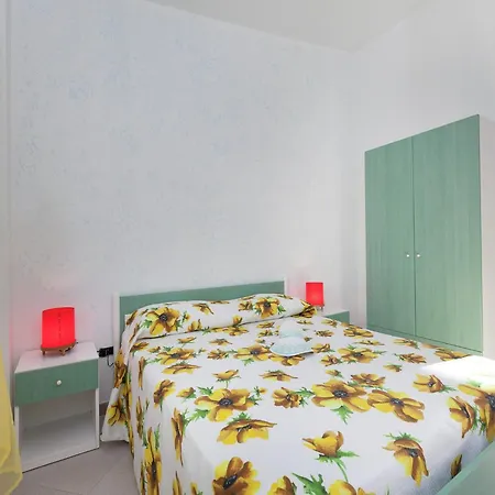 Apartman Mediterranean For 4 Ricadi